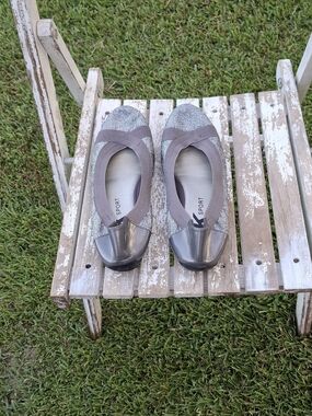 Anne Klein Gray Metallic Ballet Flats with Glossy Cap Toe